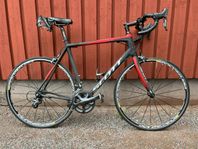 Scott med carbonram