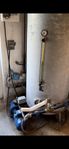 Hydrofor med pump