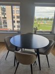 matbord och 4 stolar 