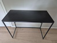 Stilrent Skrivbord