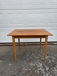 bord i teak, 1900-tal