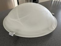 Takplafond med frostad glaskupa - Malmbergs