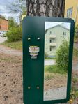 vacker retro spegel med lampett jordad el