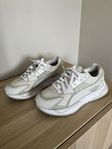 PUMA - Mirage Sport Loom Sneakers