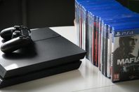 PS4 med ny kontroll samt 22 spel 