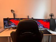 Kraftfull Gaming dator med 3 skärmar & tillbehör