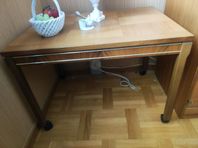 Äldre hörnbord
