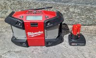 Milwaukee Byggradio med batteri
