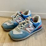 New Balance 574 Blå Mocka Sneakers 42,5