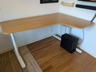 Skrivbord från IKEA höj och sänkbar