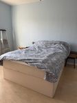 Säng med förvaring 140x200cm