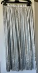 NY H&M silver/plisserad Kjol strlk 40