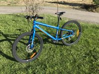 White 24 inch mountainbike 