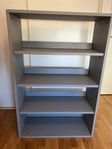 Havsta hylla i grått från Ikea 