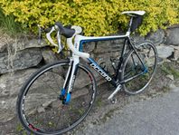 Occano R630 Kolfiber Racer 56cm