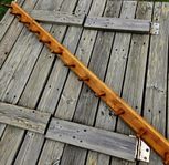 Knopplist Knoppbräda lång 138cm klädhängare kroklist