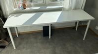 skrivbord & köksstolar