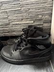 NIKE gympaskor + Sneaky steve boots stl 44 svarta