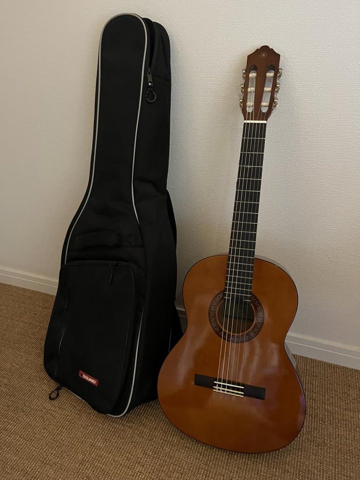 Gitarr Yamaha CS45