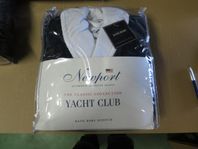 NEWPORT YACHT CLUB BATHROBE (EJ ÖPPNAD/EJ ANVÄND)