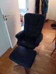 Snurrfåtölj med fotpall