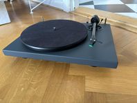 Pro-Ject Xpression II + NAD PP2