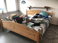 180 Säng Furu