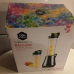 "OBH Nordica": BLENDER - Fin svart look. Pris: 350 kr.