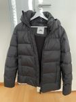 J Lindeberg -  Barrell Down Jacket / Black Model