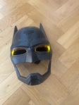 Batman mask med ljudförvrängare