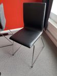 3st läderstolar med krom medar.