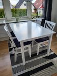 Köksbord + 4 stolar 