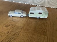 volvo Amazon med husvagn. 