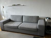 Grå 2-sits soffa köpt från Mio