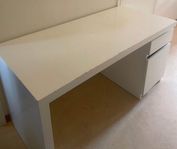 Skrivbord