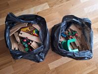 Brio tågbana med bilar och tillbehör fint lekt skick