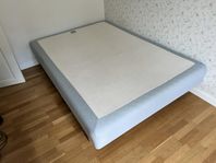 140 x 200 cm resårmadrass med bäddmadrass
