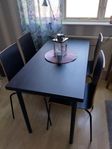 Köksbord med stolar