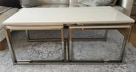 Soffbord set i vit lack med ben i metall/krom