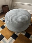 Sittpuff rund - Manchestertyg Baby Blå (Lounge Pug)