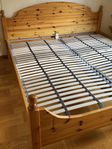 Furusäng, 80-tal, inkl madrasser IKEA o Wellpur