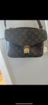 Louis Vuitton - pochette metis 