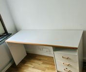 jättefint skrivbord i bra skick sälja billigt
