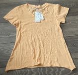 T-shirt aprikos från Line of Oslo - NY