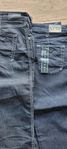 Armani Jeans dam 29 och 30 HELT NYA!