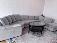 Mio grå soffa med soffbord – Bra skic