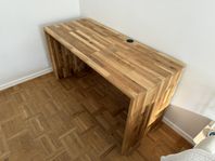 Skrivbord i massiv ek