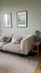 Beige 3-sitts soffa 