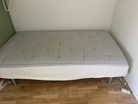 Ikea säng