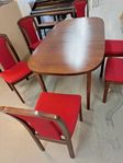 Matsalsbord + 6st stolar